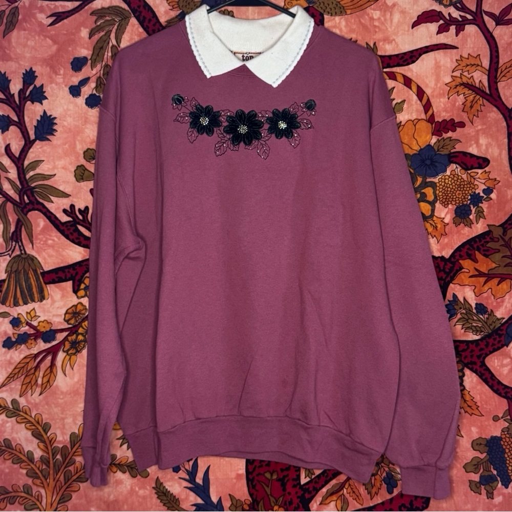 Embroidered Flowers Collared Crewneck Sweatshirt